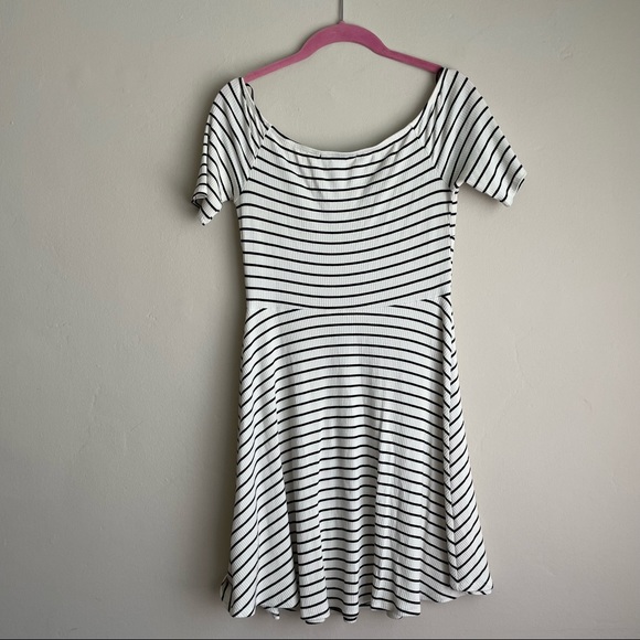 Forever 21 Black & White Stripe Off the Shoulder Dress - Picture 5 of 6